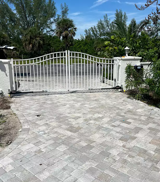 Chain Link Gate Repair in Wilton Manors, FL
